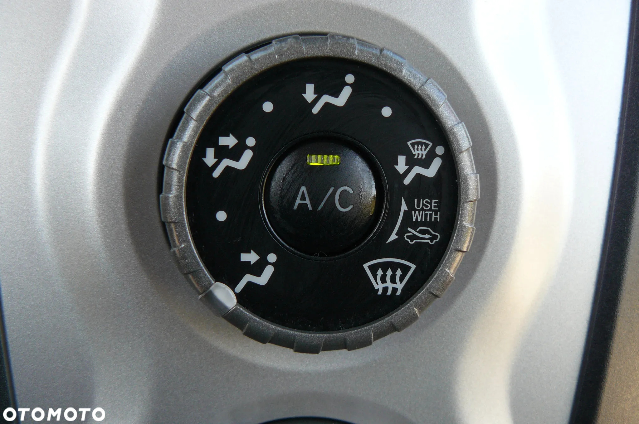 Toyota Yaris - 30