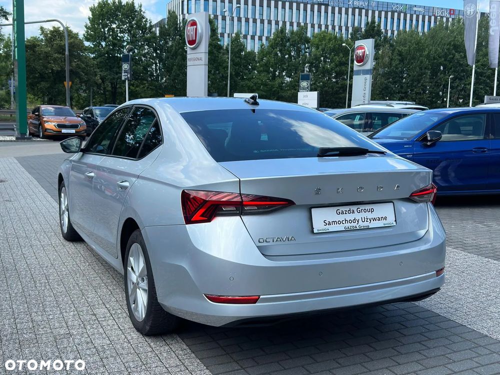 Skoda Octavia 2.0 TDI Ambition DSG - 9