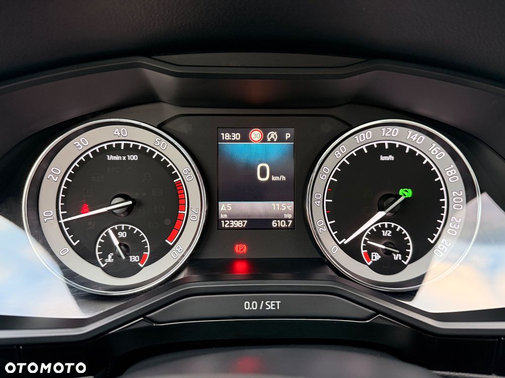 Skoda Superb 2.0 TSI 4x4 DSG L&K - 19