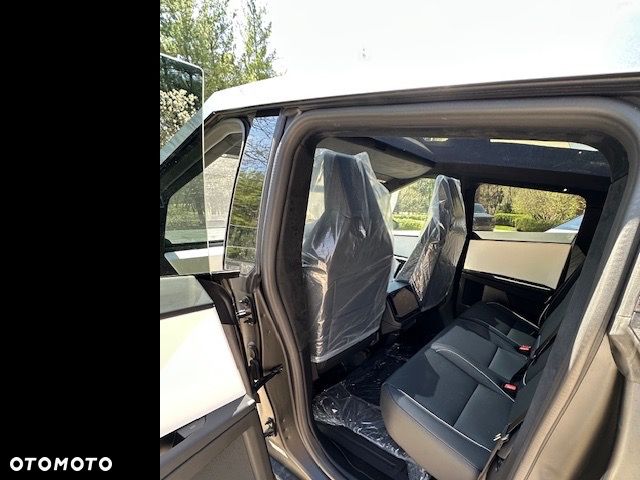 Tesla Cybertruck - 17