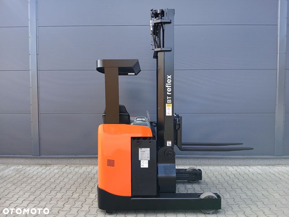 Toyota RRE140B - 2