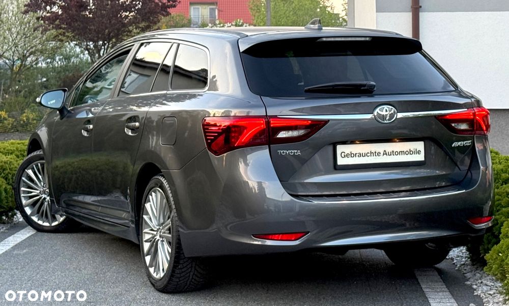 Toyota Avensis Touring Sports 1.8 Executive - 7