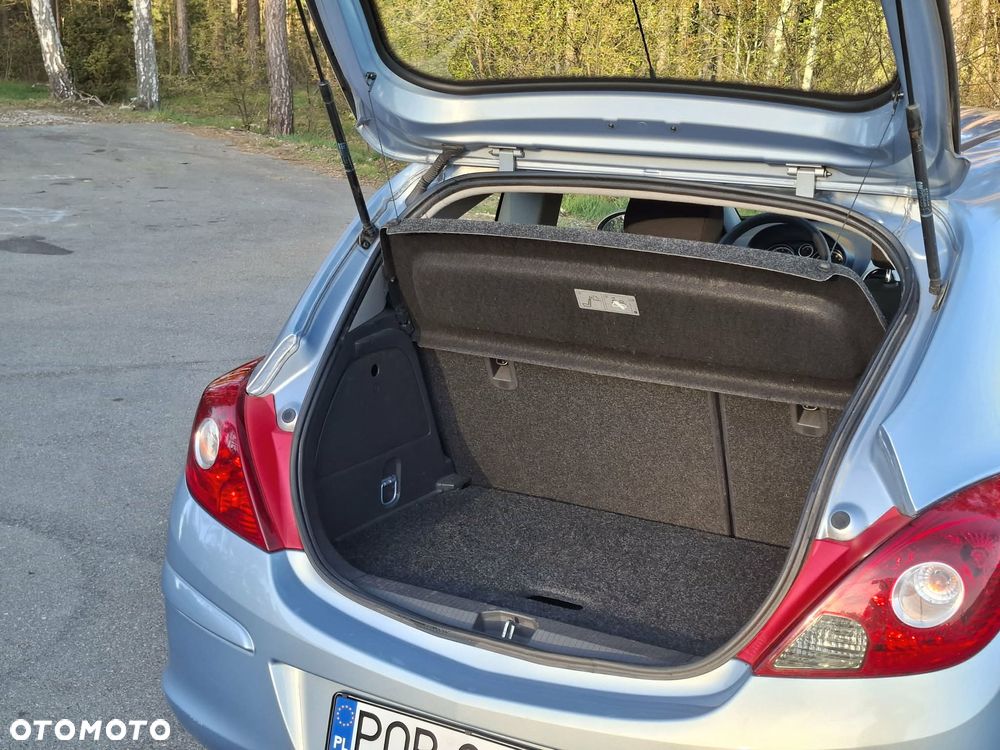 Opel Corsa 1.2 16V Essentia - 17