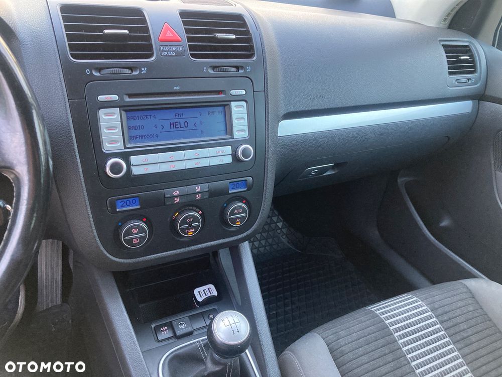 Volkswagen Golf 1.6 Comfortline - 9