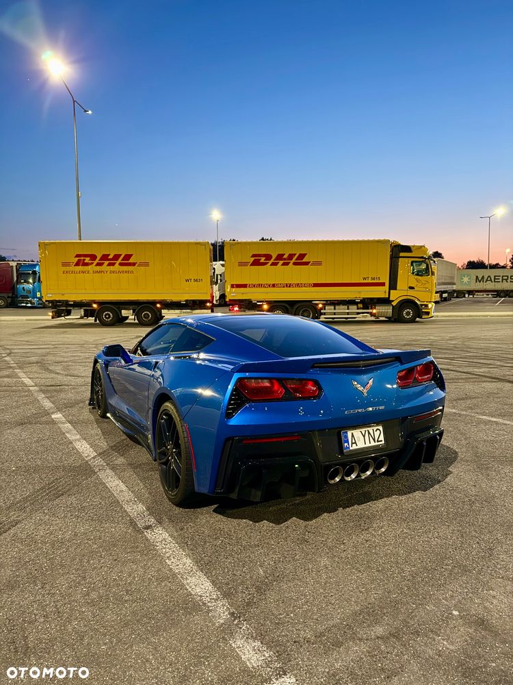 Chevrolet Corvette - 4