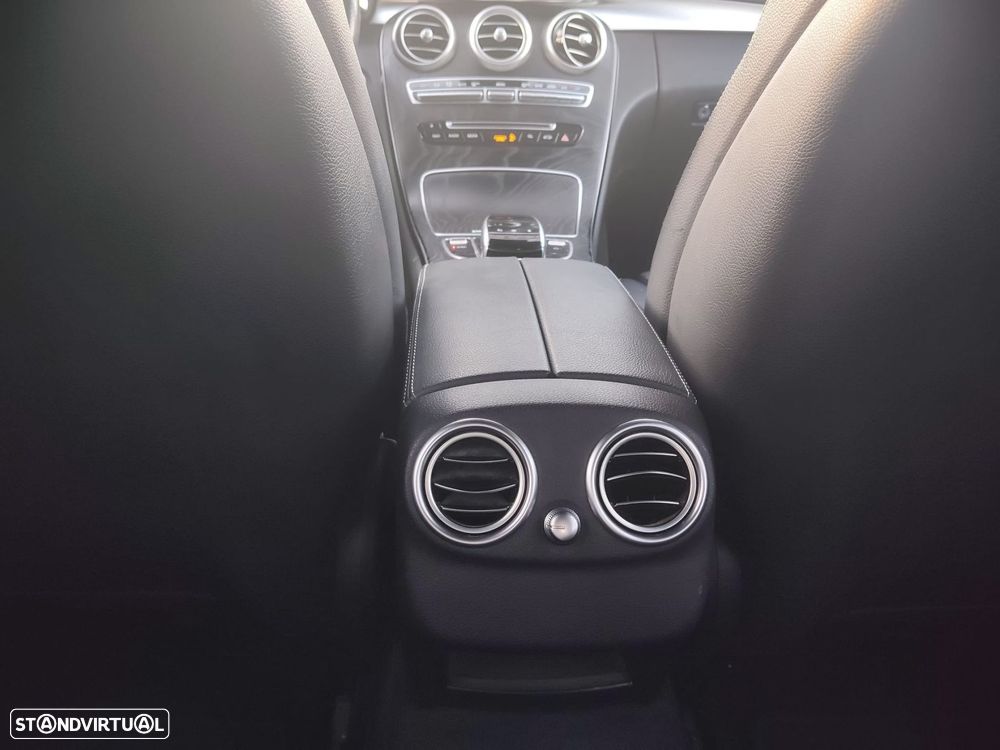 Mercedes-Benz C 300 h AMG Line - 22