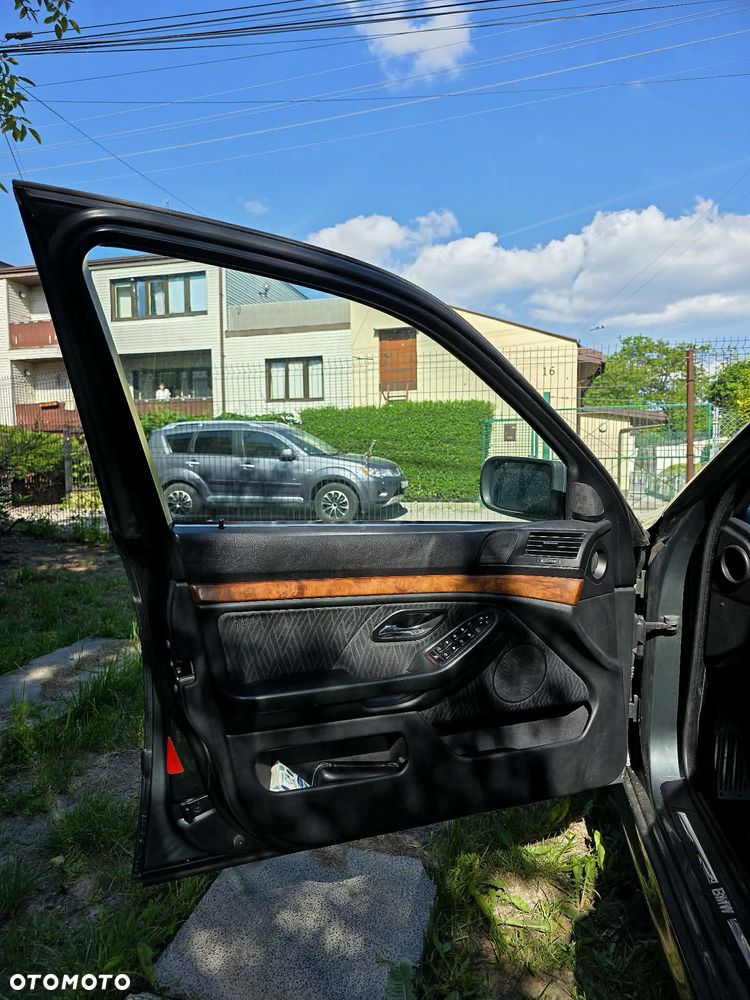 BMW Seria 5 - 12