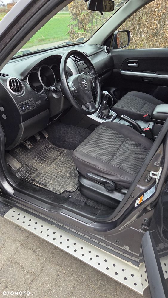 Suzuki Grand Vitara - 11