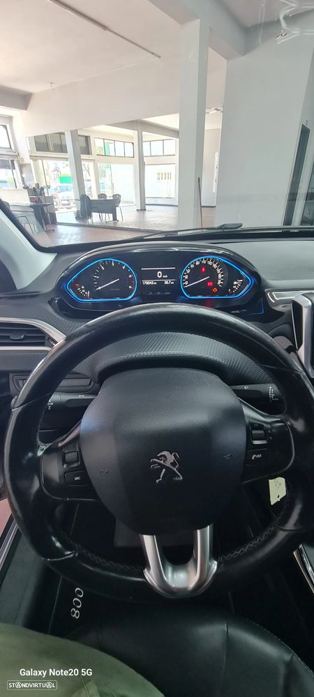 Peugeot 2008 BlueHDi 100 STOP & START Allure - 25
