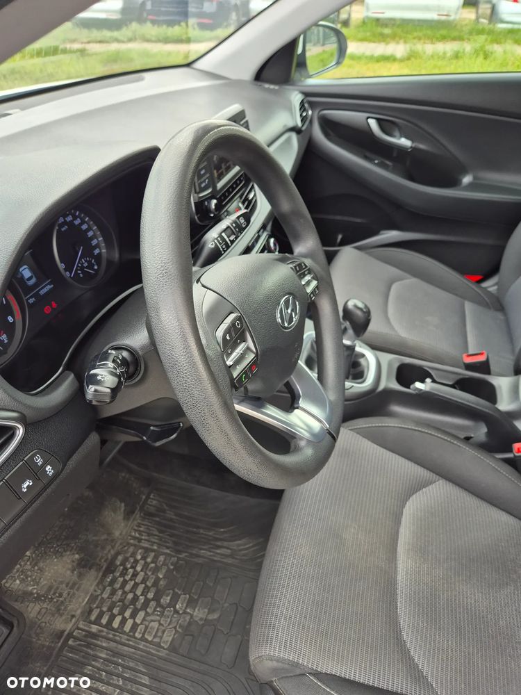 Hyundai i30 1.4 Premiere Comfort - 14