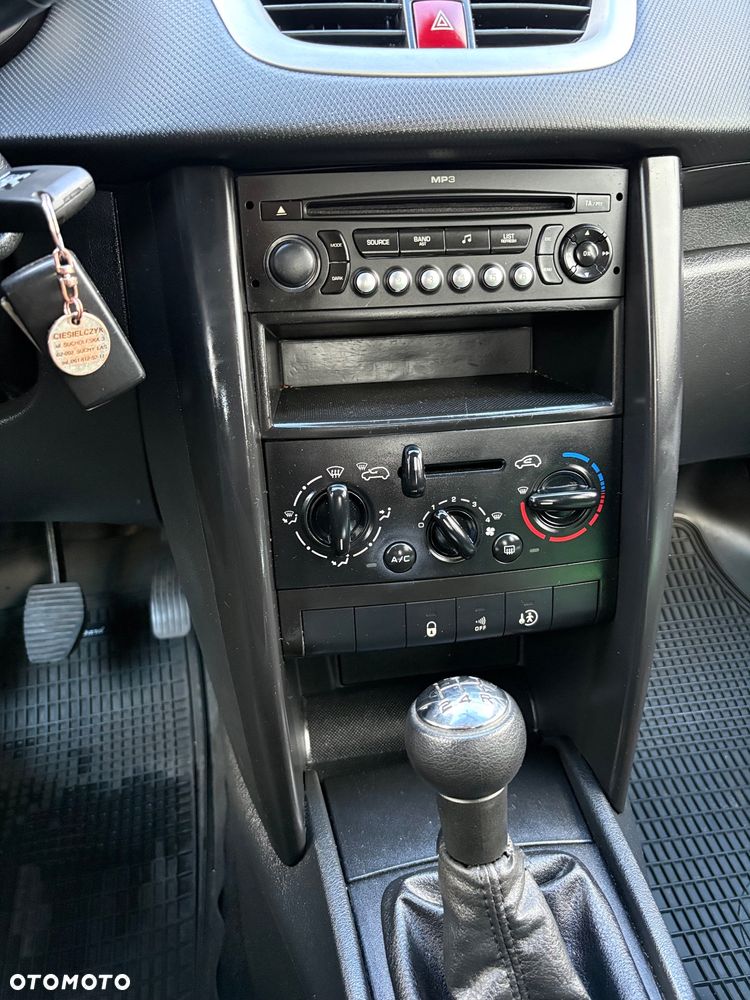 Peugeot 207 1.4 16V Trendy - 10