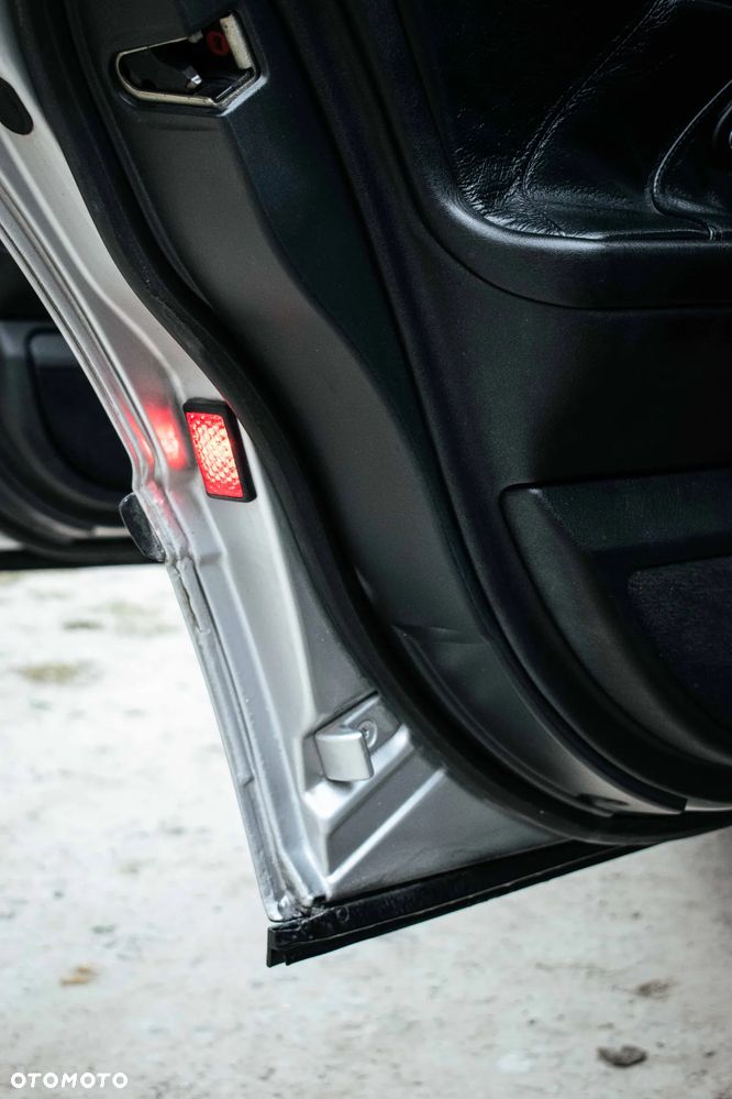 BMW Seria 7 - 33