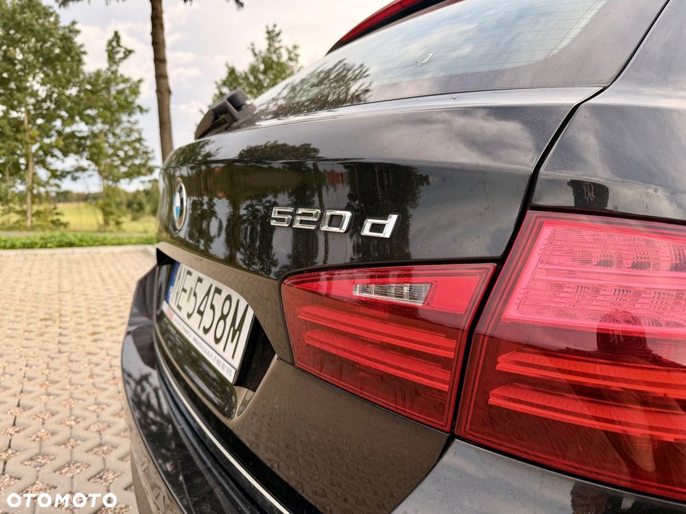 BMW Seria 5 520d Luxury Line - 12