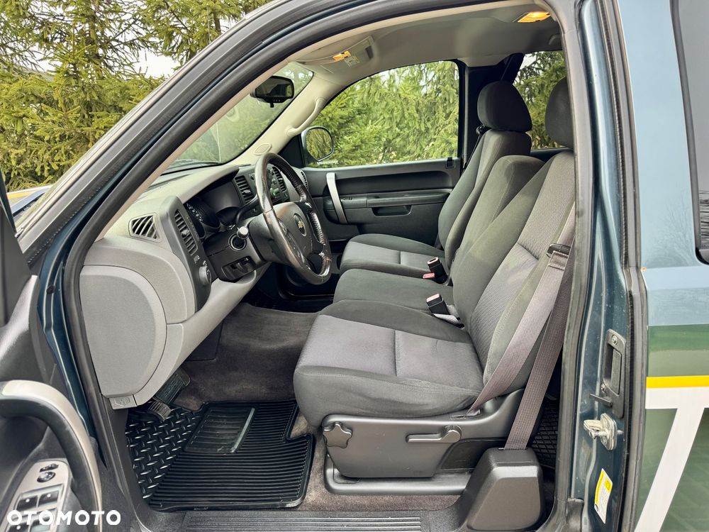 Chevrolet Silverado - 6