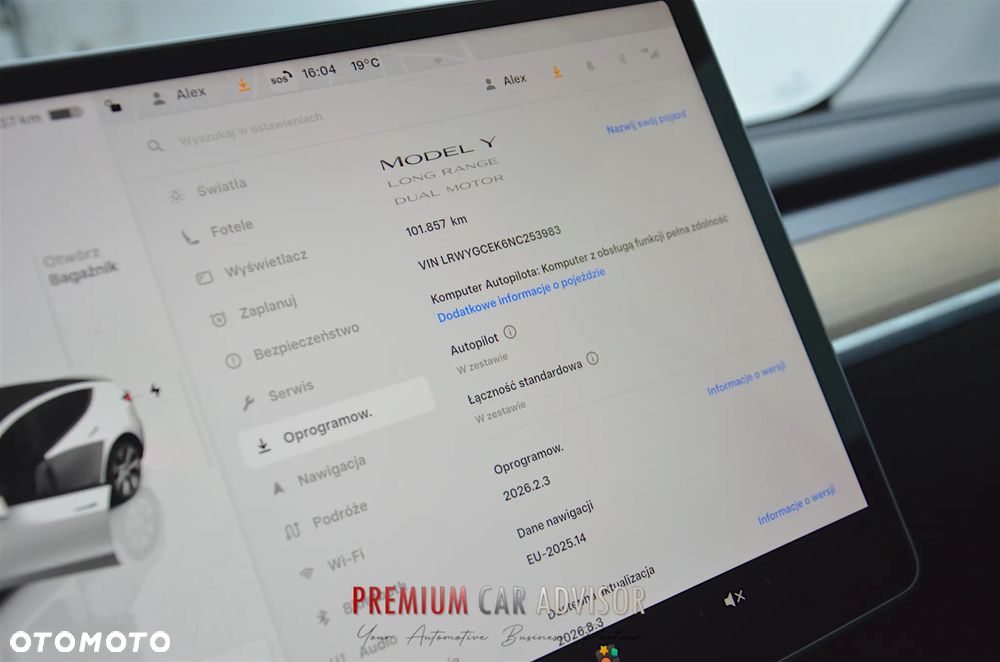 Tesla Model Y Long Range AWD - 14