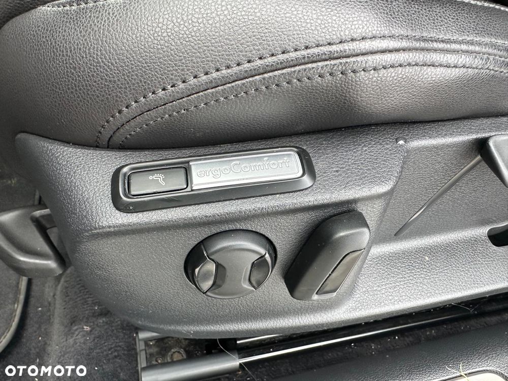 Volkswagen Passat Alltrack 2.0 TDI SCR 4Motion DSG - 13