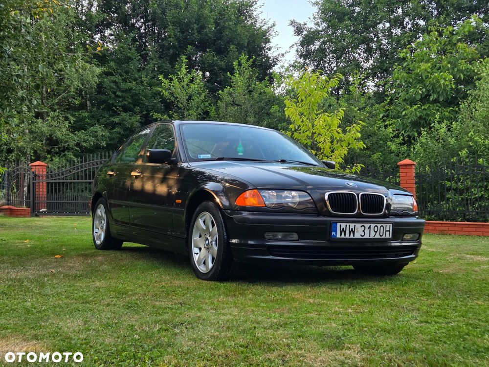 BMW Seria 3 318i - 1