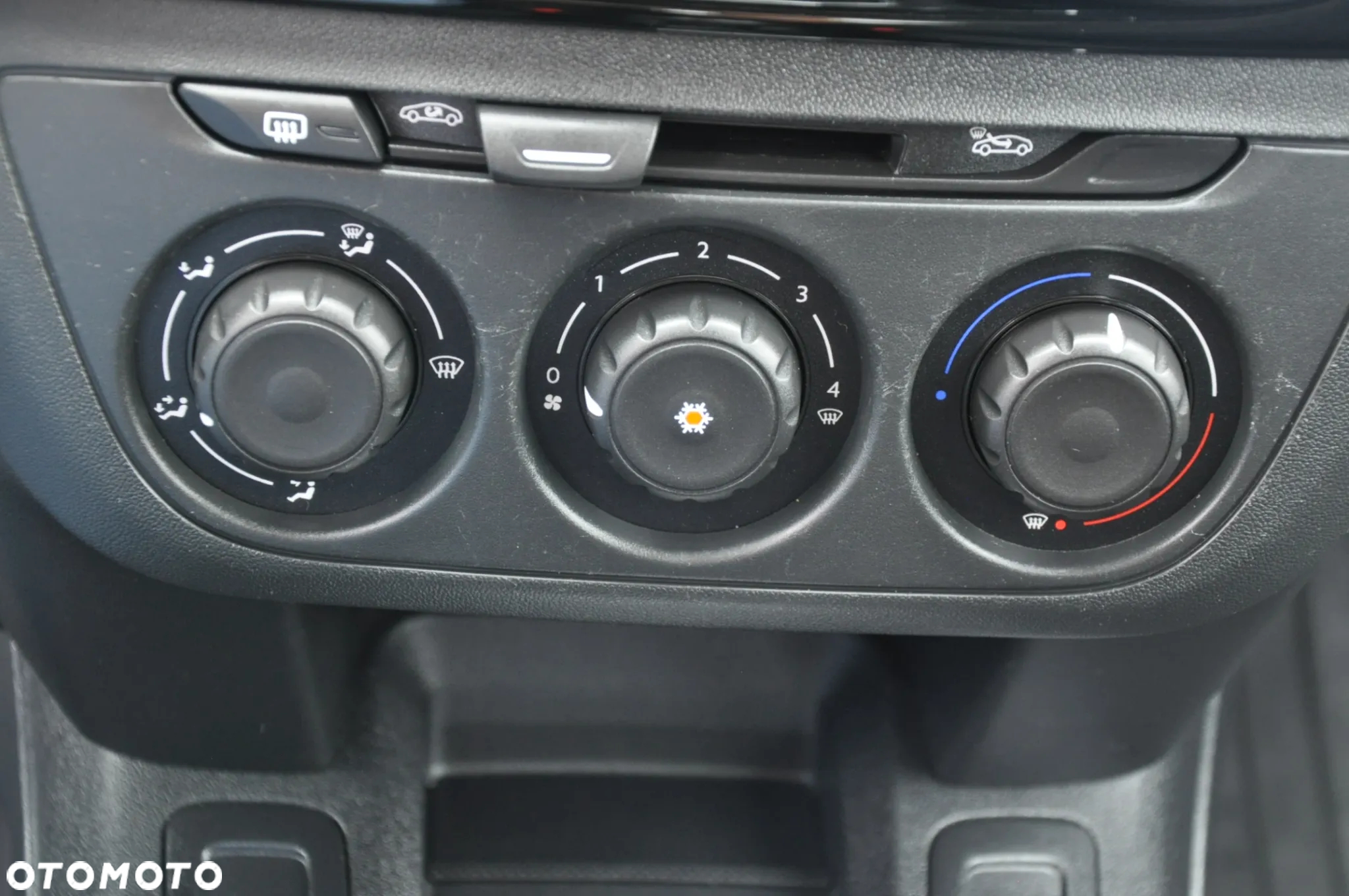 Peugeot 301 1.2 Pure Tech Access - 29