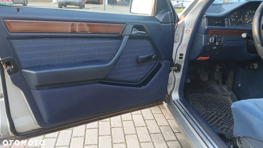 Mercedes-Benz W124 (1984-1993) - 14