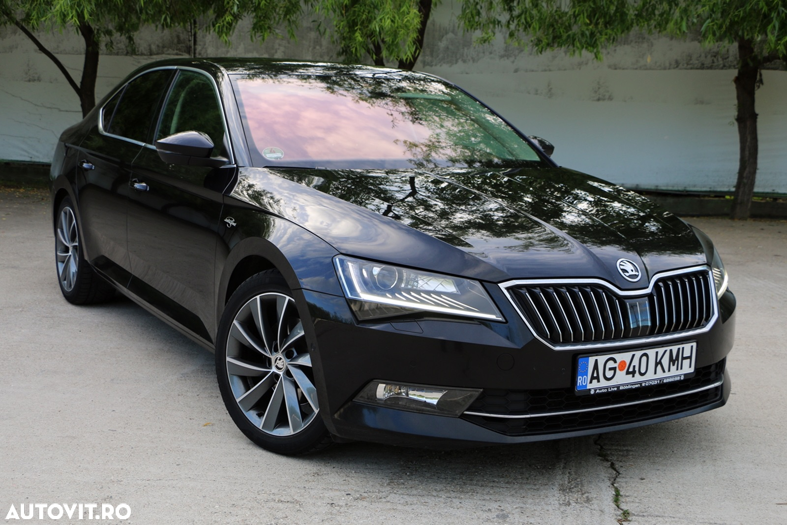Skoda Superb 2.0 TDI DSG Laurin & Klement - 14