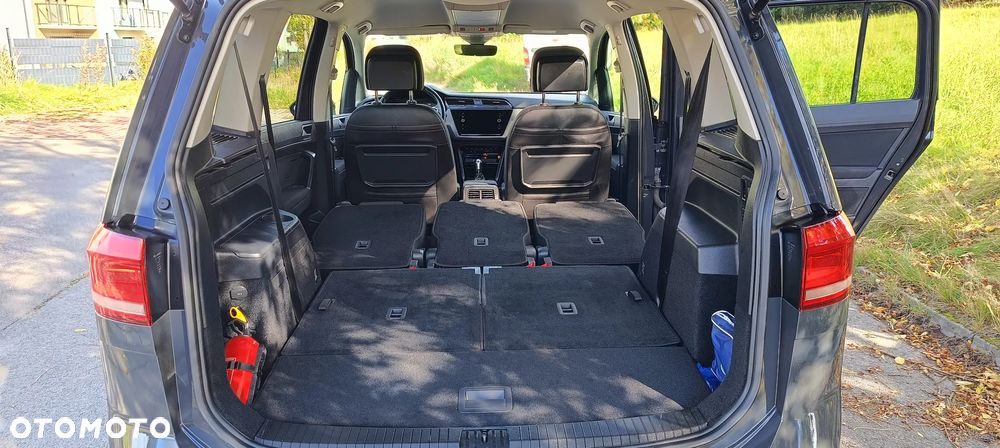 Volkswagen Touran - 19
