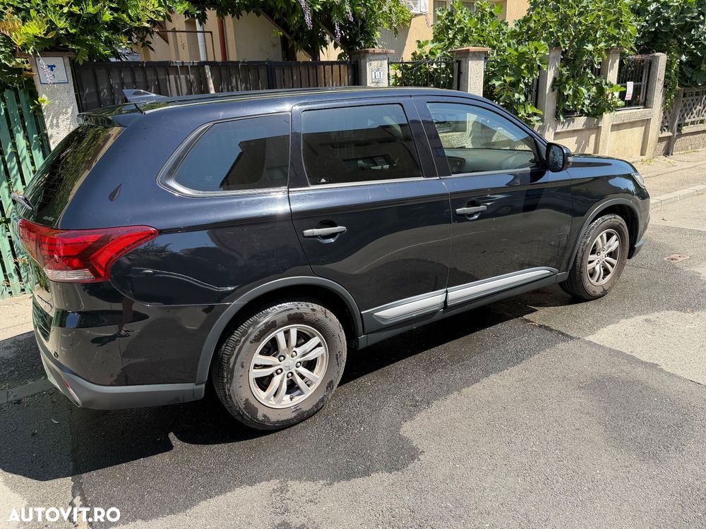 MITSUBISHI Outlander 2017