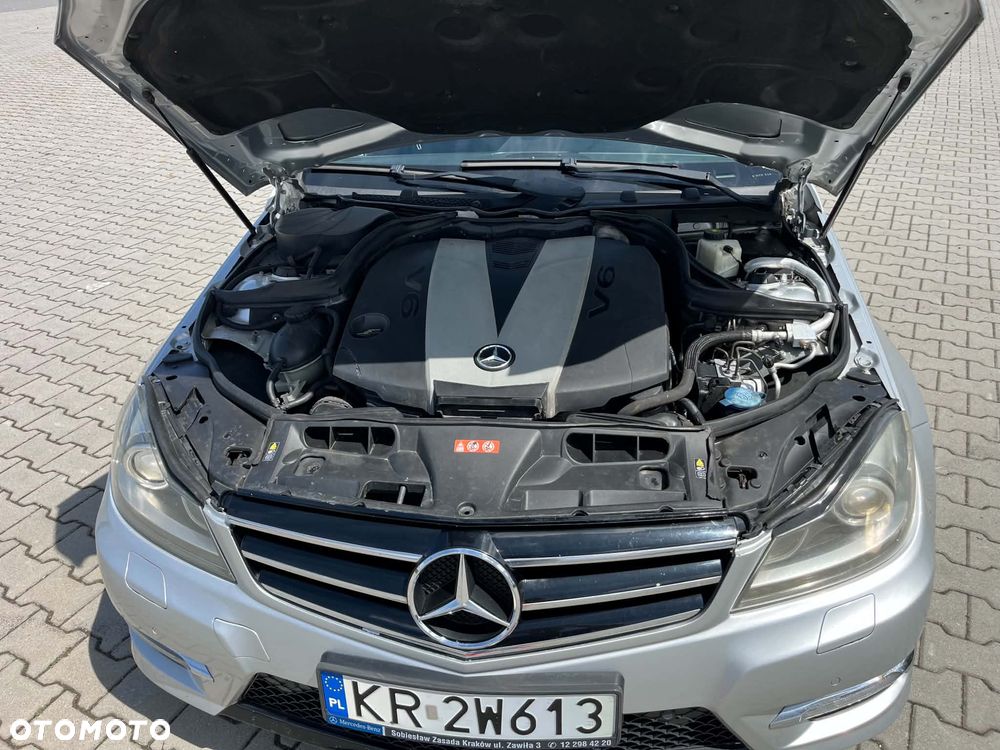 Mercedes-Benz Klasa C 300 CDI 4Matic 7G-TRONIC Avantgarde Edition - 31