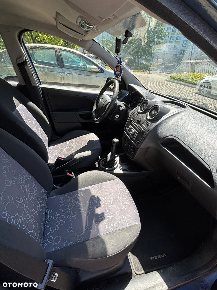 Ford Fiesta 1.3 Ghia - 8