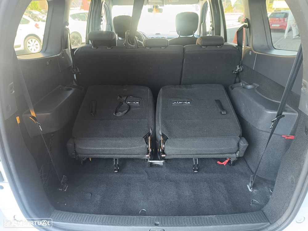 Dacia Lodgy 1.6 ECO-G Stepway 7L Bi-Fuel - 11