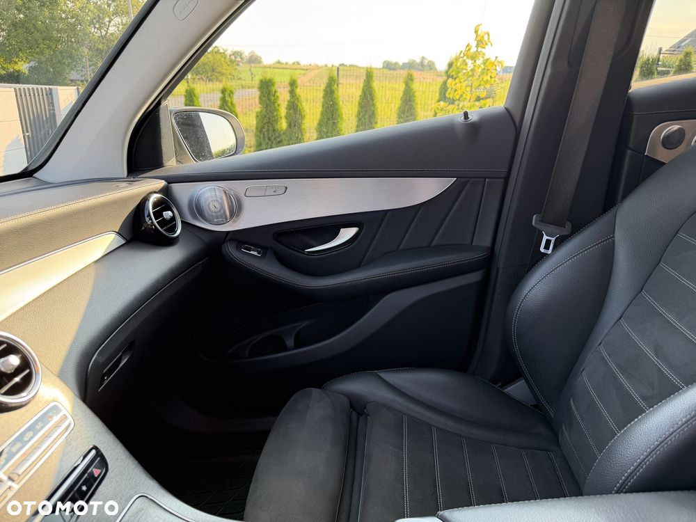 Mercedes-Benz GLC - 36