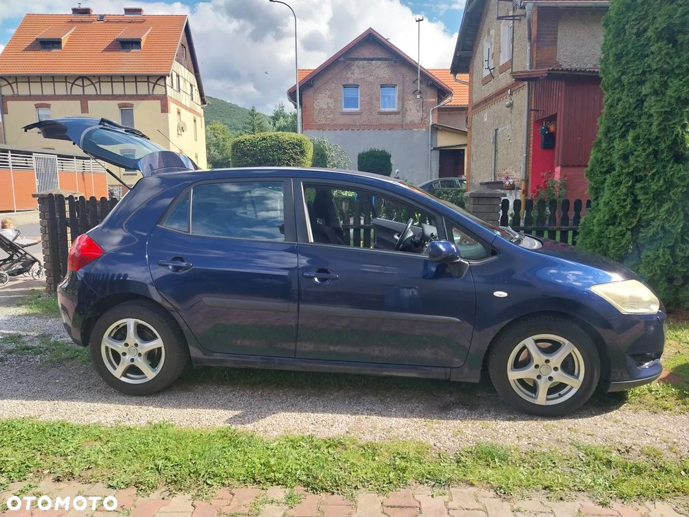 Toyota Auris 2.0 D-4D Luna - 1