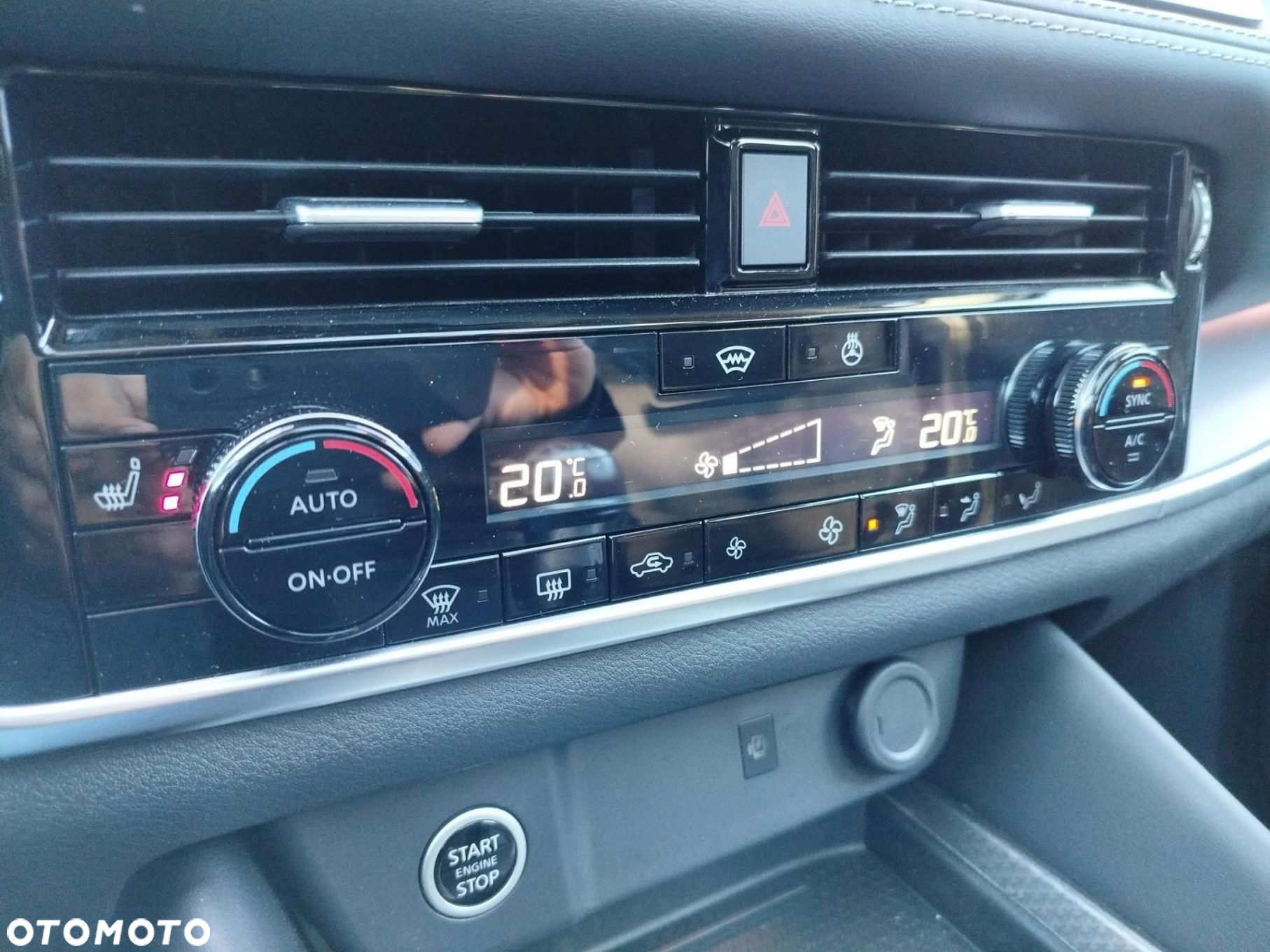 Nissan Qashqai 1.3 DIG-T mHEV N-Connecta - 22