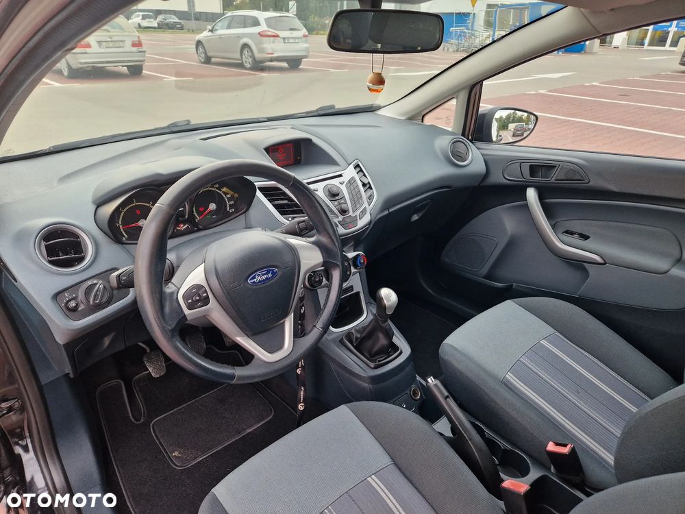 Ford Fiesta - 10