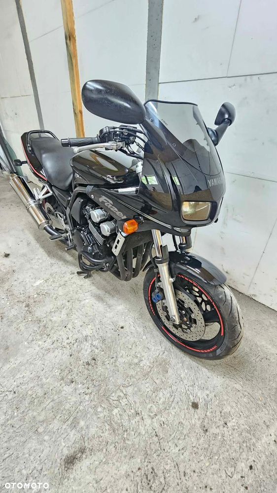 Yamaha FZS - 2