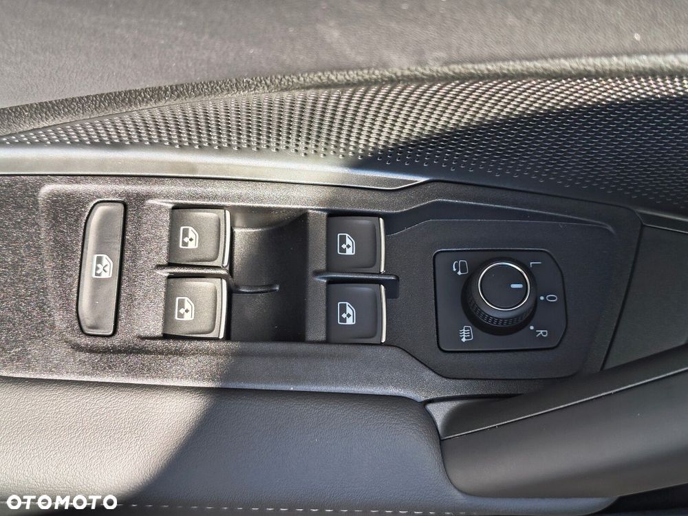 Volkswagen Tiguan - 9
