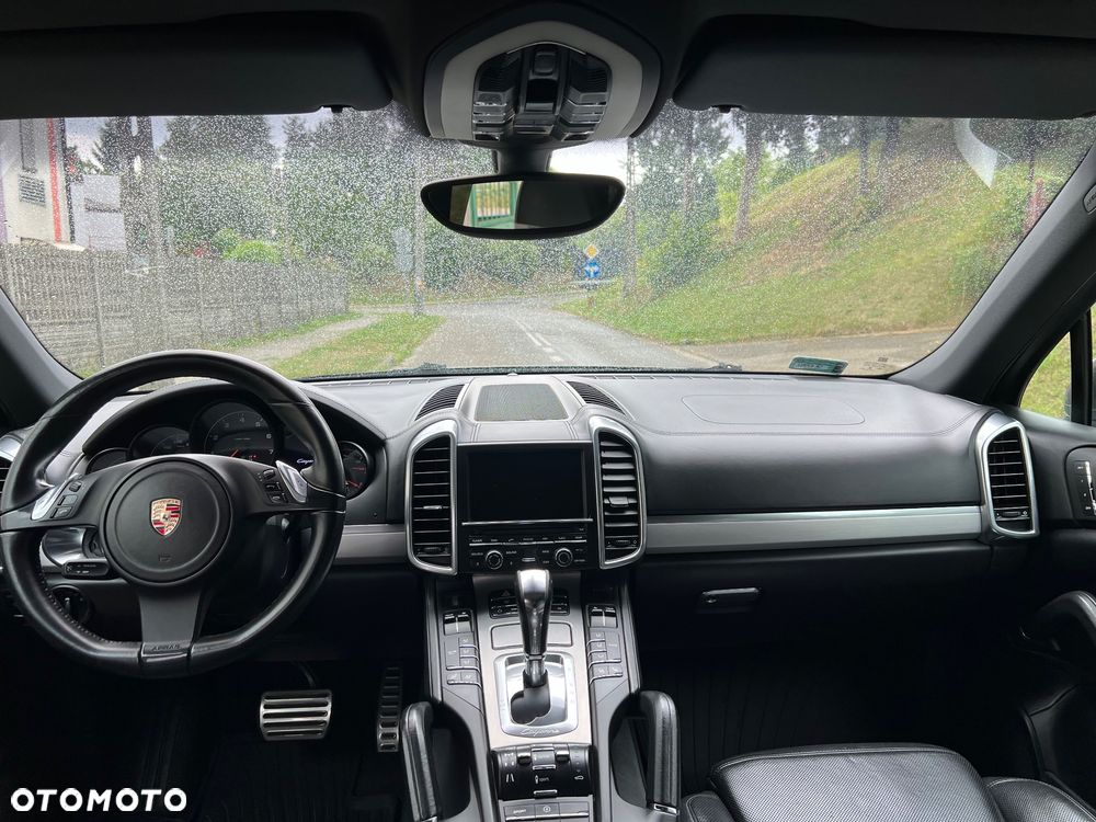 Porsche Cayenne - 8