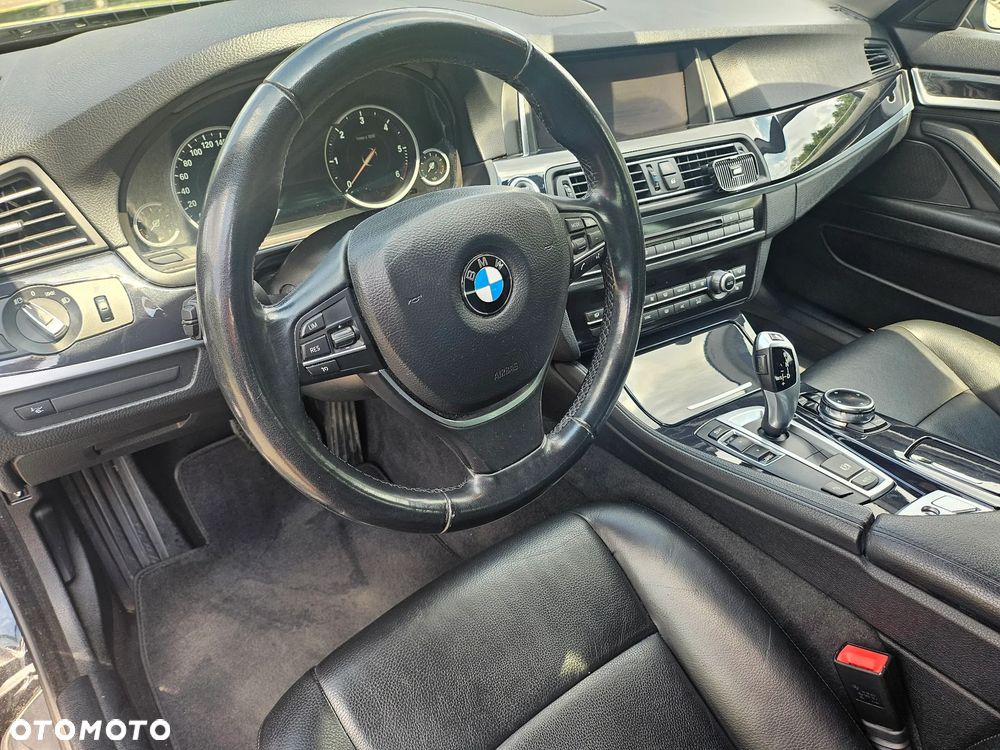 BMW Seria 5 520d Luxury Line - 23