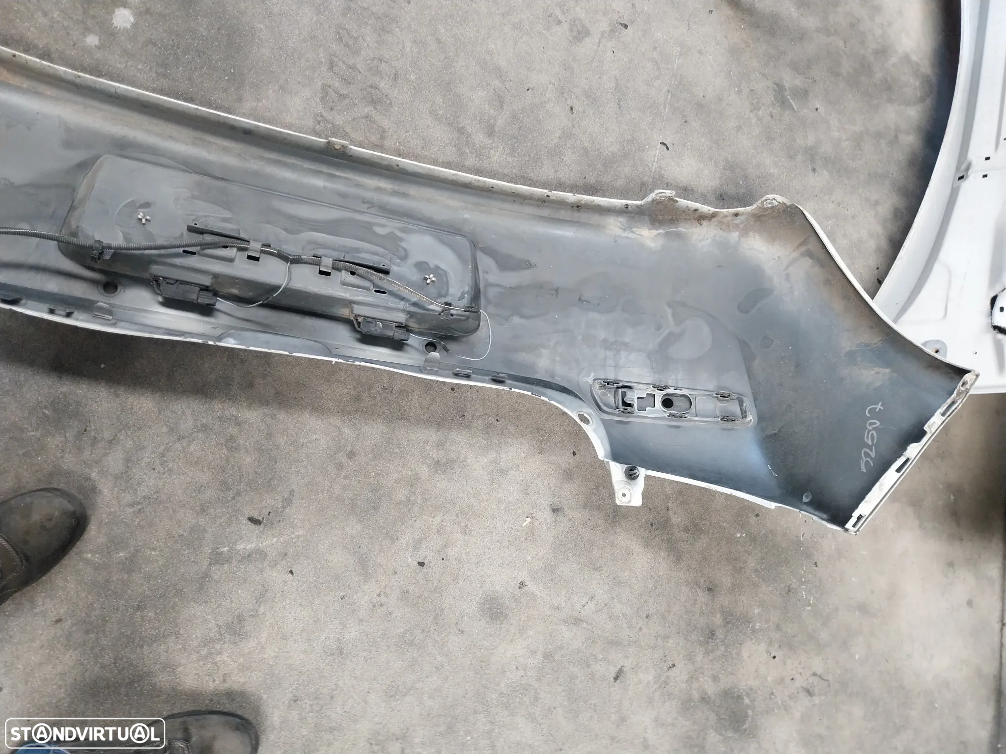 Para choques trás Renault Clio 3 ref: 8200 402 320 - 5