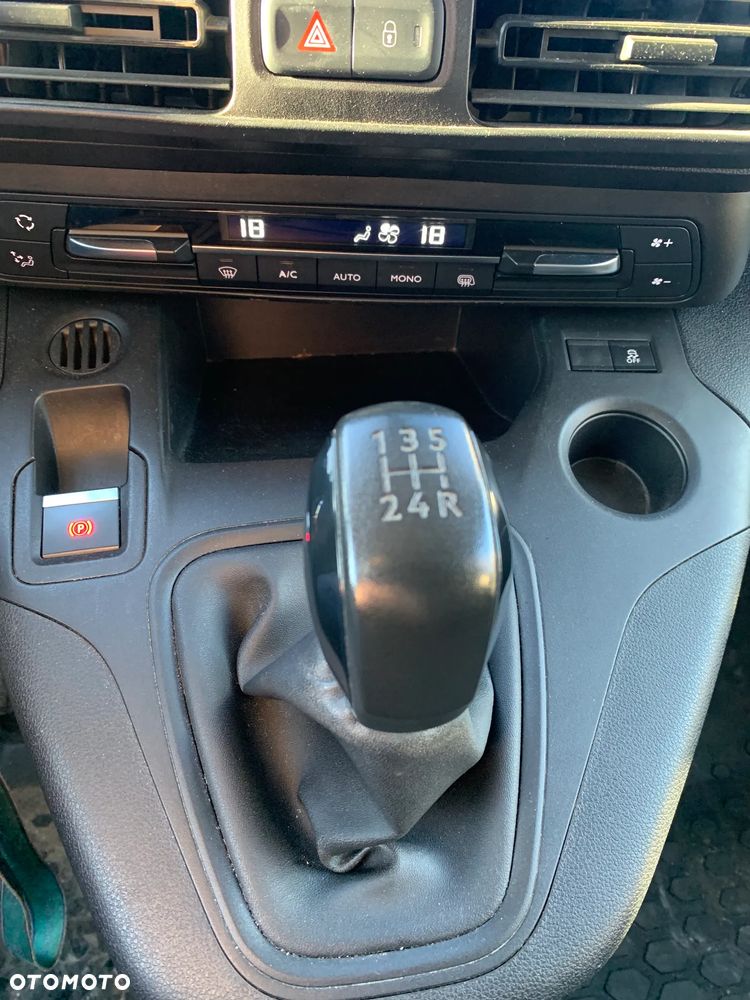 Opel COMBO - 11