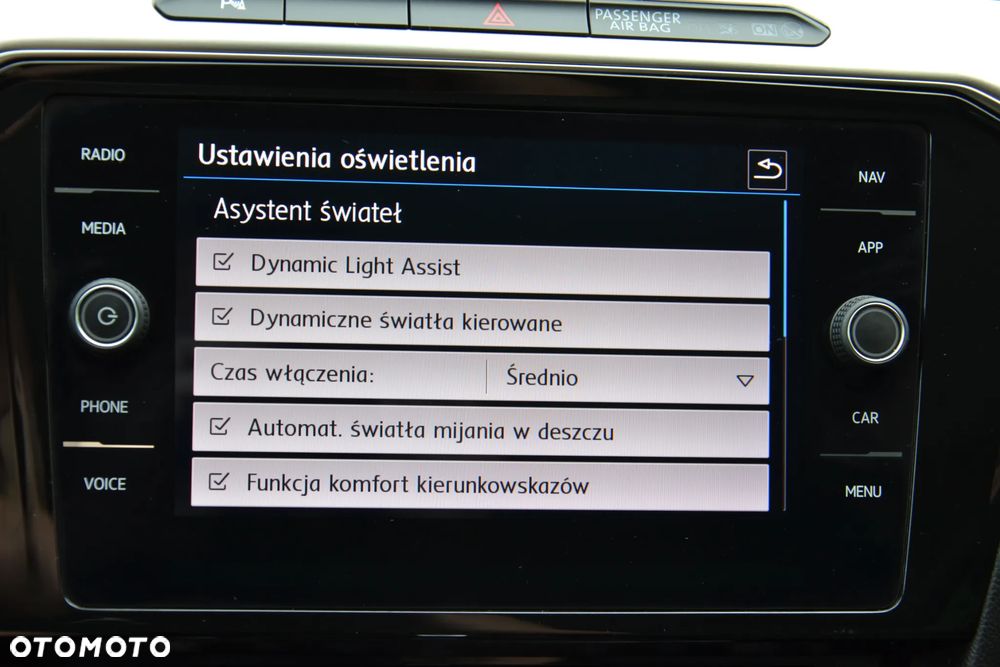 Volkswagen Passat - 25
