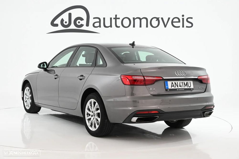 Audi A4 2022 photo 2