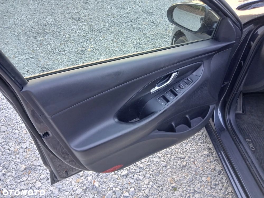 Hyundai i30 1.0 T-GDI Smart DCT - 33
