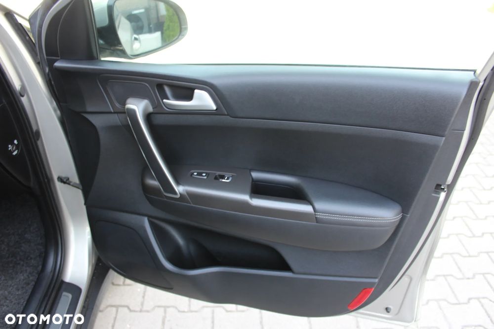 Kia Sportage 1.7 CRDI 2WD ISG Dream-Team Edition - 26