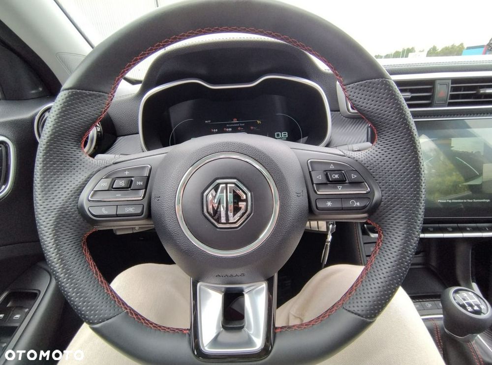 MG ZS - 17