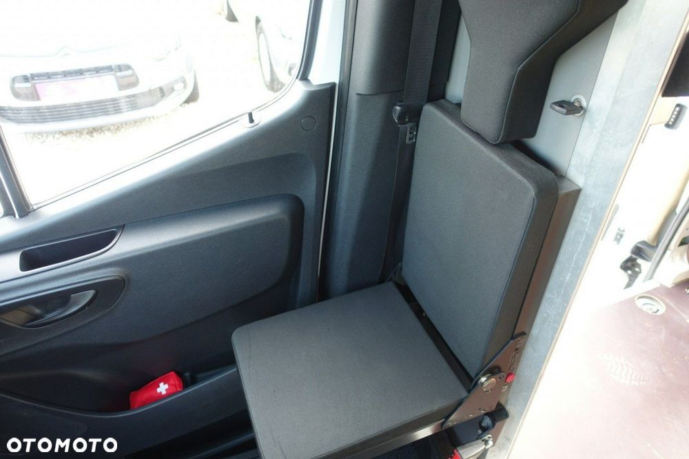Mercedes-Benz Sprinter - 22