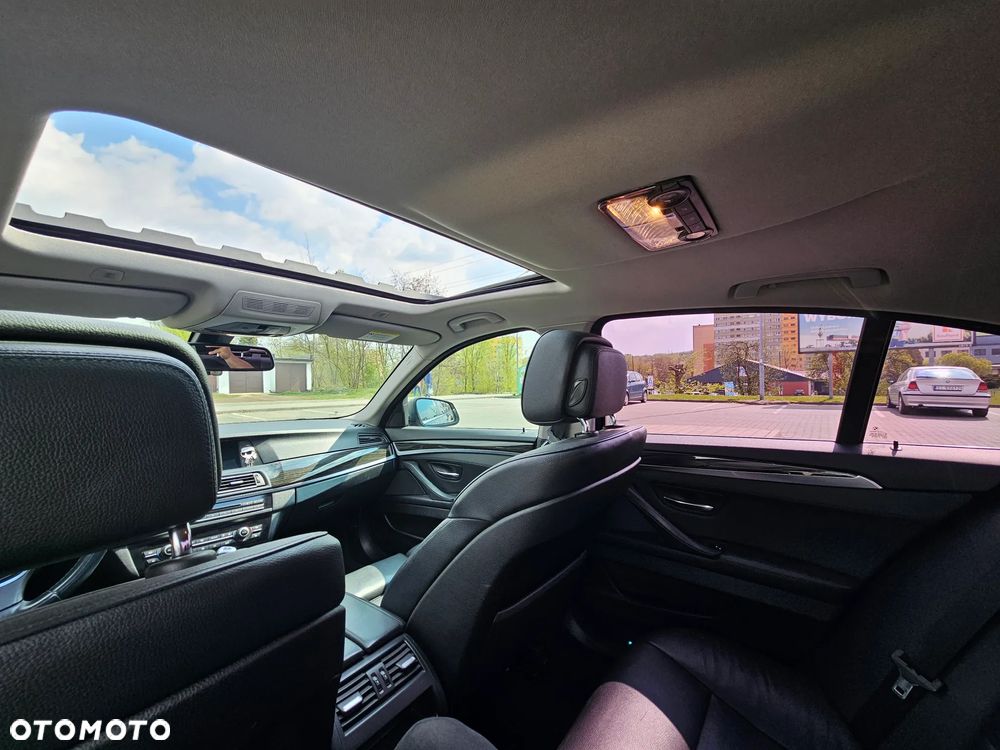 BMW Seria 5 520d xDrive - 7