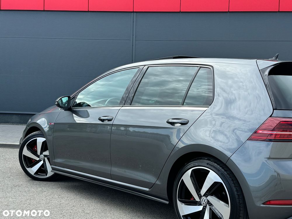 Volkswagen Golf - 15