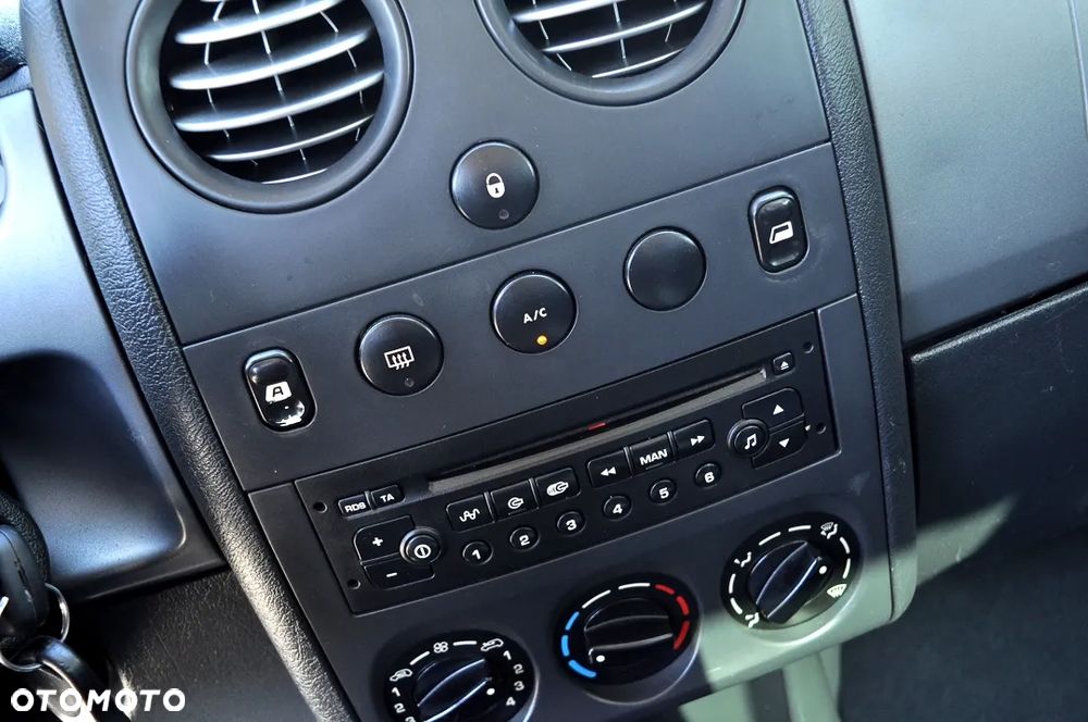 Citroën Berlingo II 1.6i Impress Luxe - 19