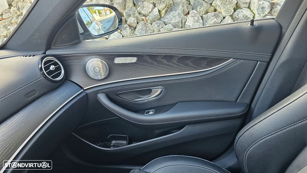 Mercedes-Benz E 300 de AMG Line - 12