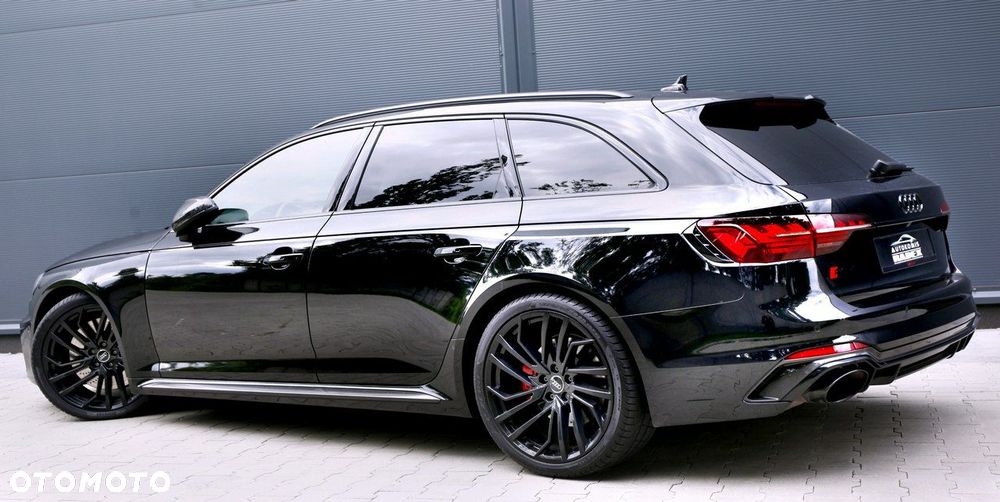 Audi RS4 Limousine - 32